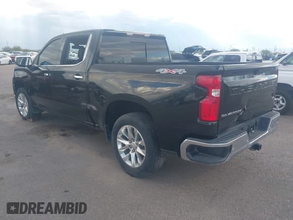 ✅ 2021 Chevrolet Silverado 1500 LTZ • VIN: 1GCUYGET2MZ332867 • Lot: 43314701. Wystawiony na IAAI z przebiegiem 68 138 mil. Bezpłatny archiwum sprzedaży aukcyjnych z USA i szczegółowy raport historii pojazdu na DreamBid. Zdjęcie 3.