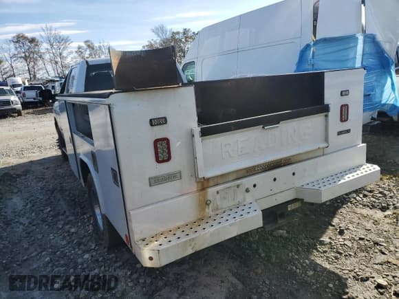 ✅ 2019 Ram 3500 Tradesman • VIN: 3C7WRSCL1KG551105 • Lot: 82125434. Wystawiony na Copart z przebiegiem 85 404 mil. Bezpłatny archiwum sprzedaży aukcyjnych z USA i szczegółowy raport historii pojazdu na DreamBid. Zdjęcie 2.