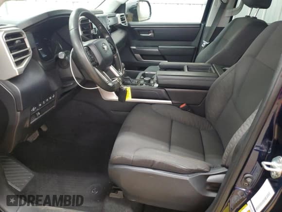 ✅ 2022 Toyota Tundra SR5 • VIN: 5TFLA5DB0NX034229 • Лот: 81979965. Опубликован ранее на Copart с пробегом 45 146 миль. Бесплатный доступ к архиву аукционных продаж из США и подробный отчёт об истории автомобиля на DreamBid. Изображение 7.