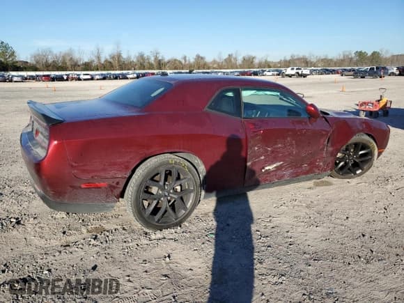 ✅ 2021 Dodge Challenger SXT • VIN: 2C3CDZAG9MH604752 • Lot: 37146643. Wystawiony na Copart z przebiegiem 27 233 mil. Bezpłatny archiwum sprzedaży aukcyjnych z USA i szczegółowy raport historii pojazdu na DreamBid. Zdjęcie 3.