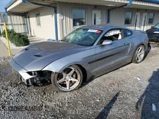 ✅ 2020 Ford Mustang GT Premium • VIN: 1FA6P8CF1L5185659 • Lot: 84033165. Wystawiony na Copart z przebiegiem Nie podano. Bezpłatny archiwum sprzedaży aukcyjnych z USA i szczegółowy raport historii pojazdu na DreamBid. Zdjęcie 1.