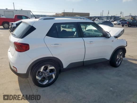 ✅ 2025 Hyundai Venue SEL • VIN: KMHRC8A37SU365434 • Lot: 52650835. Listed on Copart with 922 mi. Free auction sales archive from the USA and detailed vehicle history report at DreamBid. Image 3.
