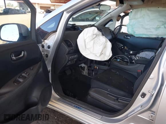 ✅ 2015 Nissan LEAF S • VIN: 1N4AZ0CP8FC313619 • Lot: 42139534. Listed on IAAI with 57,996 mi. Free auction sales archive from the USA and detailed vehicle history report at DreamBid. Image 5.