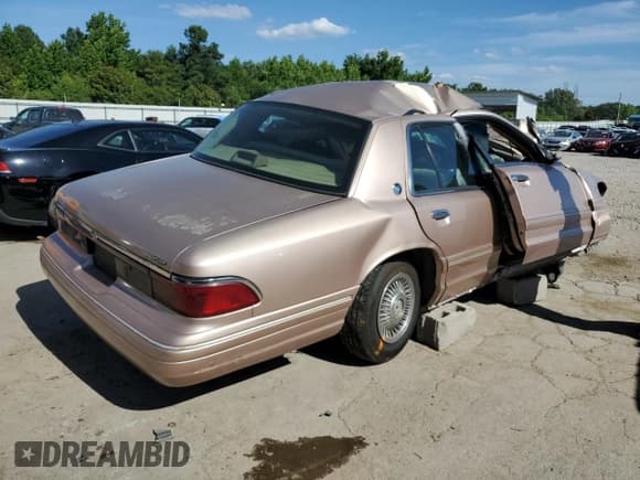 ✅ 1996 Mercury Grand Marquis GS • VIN: 2MELM74W3TX638675 • Лот: 57692154. Опубликован ранее на Copart с пробегом Не указан. Бесплатный доступ к архиву аукционных продаж из США и подробный отчёт об истории автомобиля на DreamBid. Изображение 3.