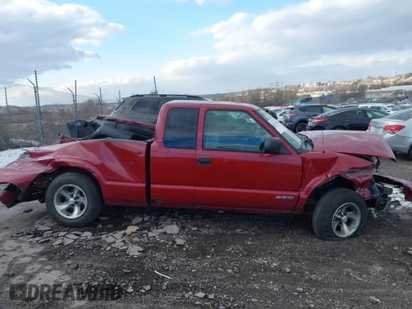 ✅ 2002 Chevrolet S-10 LS • VIN: 1GCCS19W728215013 • Лот: 41346805. Опубликован ранее на IAAI с пробегом Не указан. Бесплатный доступ к архиву аукционных продаж из США и подробный отчёт об истории автомобиля на DreamBid. Изображение 13.