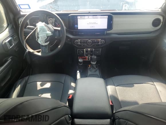 ✅ 2024 Jeep Gladiator Willys • VIN: 1C6HJTAG7RL131975 • Лот: 55139965. Опубликован ранее на Copart с пробегом 4 583 миль. Бесплатный доступ к архиву аукционных продаж из США и подробный отчёт об истории автомобиля на DreamBid. Изображение 8.