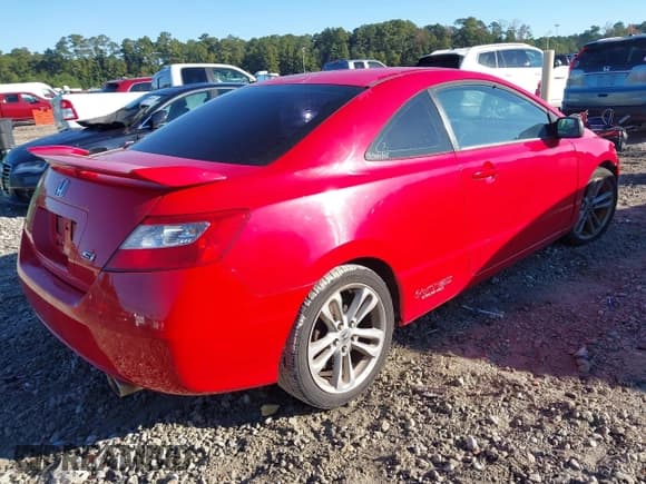 ✅ 2007 Honda Civic Si • VIN: 2HGFG21527H704137 • Lot: 43602046. Wystawiony na IAAI z przebiegiem 237 248 mil. Bezpłatny archiwum sprzedaży aukcyjnych z USA i szczegółowy raport historii pojazdu na DreamBid. Zdjęcie 4.