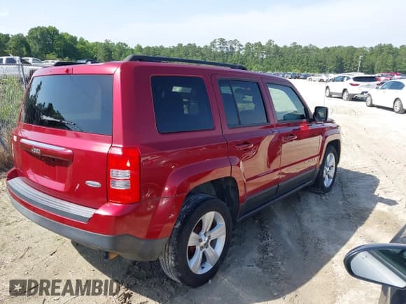 ✅ 2016 Jeep Patriot Latitude • VIN: 1C4NJPFB2GD503214 • Lot: 42279900. Listed on IAAI with 130,002 mi. Free auction sales archive from the USA and detailed vehicle history report at DreamBid. Image 4.