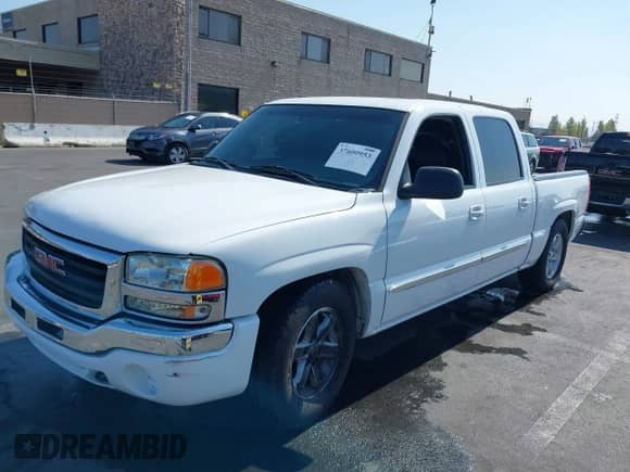 ✅ 2006 GMC Sierra 1500 SLE1 • VIN: 2GTEC13Z961319777 • Lot: 39659138. Listed on IAAI with 119,911 mi. Free auction sales archive from the USA and detailed vehicle history report at DreamBid. Image 2.