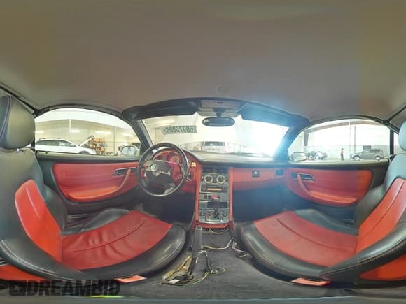 ✅ 1998 Mercedes-Benz SLK 230/320 • VIN: WDBKK47F8WF012583 • Лот: 60975805. Опубликован ранее на Copart с пробегом 111 558 миль. Бесплатный доступ к архиву аукционных продаж из США и подробный отчёт об истории автомобиля на DreamBid. Изображение 14.