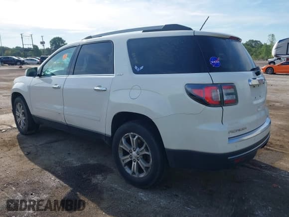 ✅ 2015 GMC Acadia SLT • VIN: 1GKKRRKD7FJ243718 • Lot: 43124931. Wystawiony na IAAI z przebiegiem 9 092 mil. Bezpłatny archiwum sprzedaży aukcyjnych z USA i szczegółowy raport historii pojazdu na DreamBid. Zdjęcie 3.