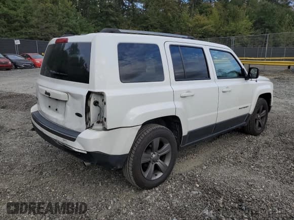 ✅ 2016 Jeep Patriot Sport • VIN: 1C4NJRBB7GD753355 • Лот: 85540145. Опубликован ранее на Copart с пробегом 171 553 миль. Бесплатный доступ к архиву аукционных продаж из США и подробный отчёт об истории автомобиля на DreamBid. Изображение 3.