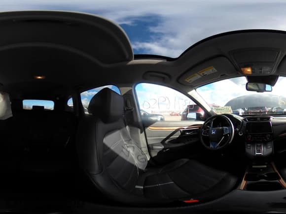 ✅ 2022 Honda CR-V Touring • VIN: 5J6RT6H96NL038272 • Лот: 43716950. Опубликован ранее на IAAI с пробегом 28 343 миль. Бесплатный доступ к архиву аукционных продаж из США и подробный отчёт об истории автомобиля на DreamBid. Изображение 18.