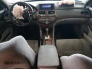 ✅ 2011 Honda Accord LX • VIN: 1HGCP2F37BA037633 • Lot: 93748805. Wystawiony na Copart z przebiegiem 182 628 mil. Bezpłatny archiwum sprzedaży aukcyjnych z USA i szczegółowy raport historii pojazdu na DreamBid. Zdjęcie 8.