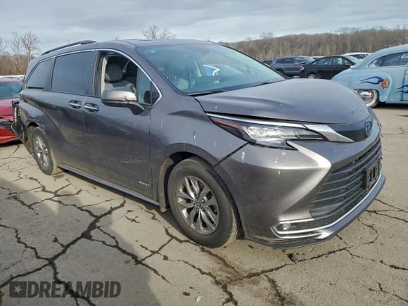 ✅ 2021 Toyota Sienna XLE • VIN: 5TDYRKEC6MS033577 • Lot: 95897355. Wystawiony na Copart z przebiegiem 58 436 mil. Bezpłatny archiwum sprzedaży aukcyjnych z USA i szczegółowy raport historii pojazdu na DreamBid. Zdjęcie 4.