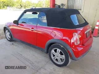 ✅ 2008 MINI Convertible • VIN: WMWRF33518TG18288 • Lot: 43515441. Wystawiony na IAAI z przebiegiem 125 759 mil. Bezpłatny archiwum sprzedaży aukcyjnych z USA i szczegółowy raport historii pojazdu na DreamBid. Zdjęcie 3.