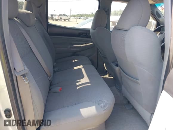 ✅ 2010 Toyota Tacoma PreRunner • VIN: 3TMJU4GN0AM098480 • Lot: 43012796. Listed on IAAI with Not provided. Free auction sales archive from the USA and detailed vehicle history report at DreamBid. Image 8.