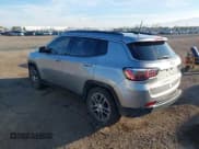 ✅ 2019 Jeep Compass Altitude • VIN: 3C4NJCBB0KT743606 • Lot: 41468490. Wystawiony na IAAI z przebiegiem 57 787 mil. Bezpłatny archiwum sprzedaży aukcyjnych z USA i szczegółowy raport historii pojazdu na DreamBid. Zdjęcie 3.