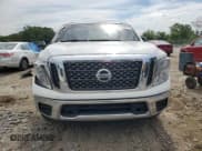 ✅ 2017 Nissan Titan S • VIN: 1N6AA1EKXHN536063 • Lot: 70428415. Wystawiony na Copart z przebiegiem 165 525 mil. Bezpłatny archiwum sprzedaży aukcyjnych z USA i szczegółowy raport historii pojazdu na DreamBid. Zdjęcie 5.