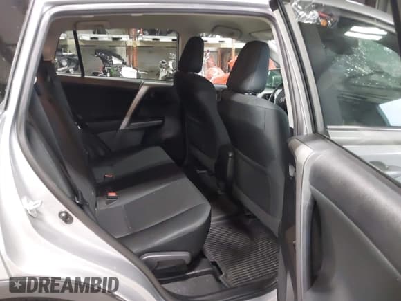 ✅ 2017 Toyota RAV4 LE • VIN: 2T3BFREV4HW603072 • Lot: 43761913. Wystawiony na IAAI z przebiegiem 54 891 mil. Bezpłatny archiwum sprzedaży aukcyjnych z USA i szczegółowy raport historii pojazdu na DreamBid. Zdjęcie 8.