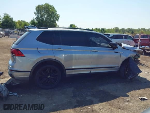 ✅ 2022 Volkswagen Tiguan SE R-Line Black • VIN: 3VV8B7AX0NM002130 • Лот: 43201424. Опубликован ранее на IAAI с пробегом 27 739 миль. Бесплатный доступ к архиву аукционных продаж из США и подробный отчёт об истории автомобиля на DreamBid. Изображение 14.