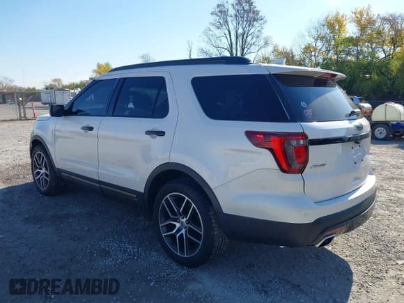 ✅ 2016 Ford Explorer Sport • VIN: 1FM5K8GT1GGB16769 • Lot: 43590989. Listed on IAAI with 114,618 mi. Free auction sales archive from the USA and detailed vehicle history report at DreamBid. Image 3.