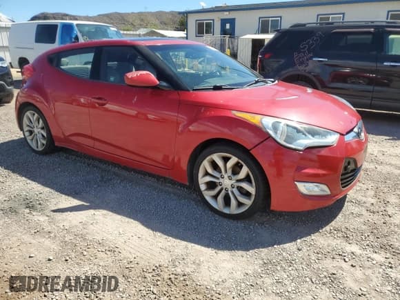 ✅ 2013 Hyundai Veloster w/Gray Int • VIN: KMHTC6AD0DU106399 • Lot: 67959224. Wystawiony na Copart z przebiegiem 78 646 mil. Bezpłatny archiwum sprzedaży aukcyjnych z USA i szczegółowy raport historii pojazdu na DreamBid. Zdjęcie 4.