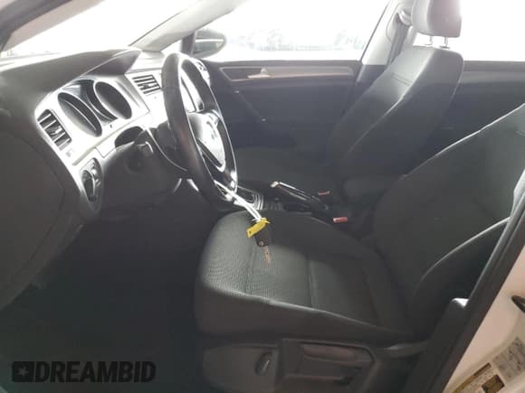 ✅ 2016 Volkswagen Golf TSI S • VIN: 3VW217AUXGM010457 • Lot: 81880235. Wystawiony na Copart z przebiegiem 81 627 mil. Bezpłatny archiwum sprzedaży aukcyjnych z USA i szczegółowy raport historii pojazdu na DreamBid. Zdjęcie 7.