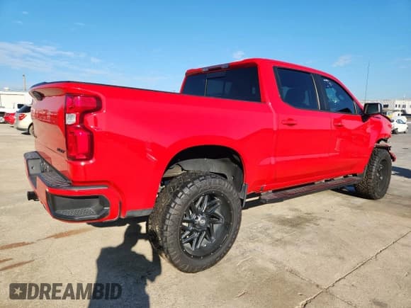 ✅ 2021 Chevrolet Silverado 1500 RST • VIN: 3GCUYEED7MG334370 • Lot: 82271005. Wystawiony na Copart z przebiegiem 85 017 mil. Bezpłatny archiwum sprzedaży aukcyjnych z USA i szczegółowy raport historii pojazdu na DreamBid. Zdjęcie 3.