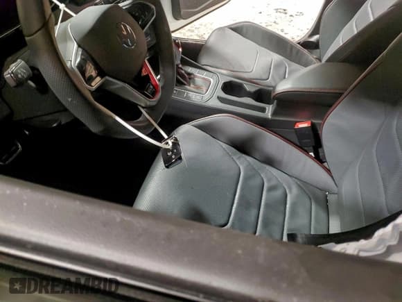 ✅ 2025 Volkswagen Jetta Autobahn • VIN: 3VW2T7BU1SM014575 • Lot: 92364975. Wystawiony na Copart z przebiegiem 7 468 mil. Bezpłatny archiwum sprzedaży aukcyjnych z USA i szczegółowy raport historii pojazdu na DreamBid. Zdjęcie 7.