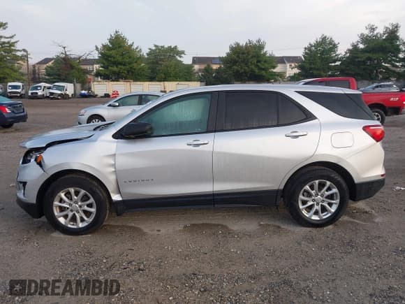 ✅ 2020 Chevrolet Equinox LS • VIN: 3GNAXHEV5LS554190 • Lot: 43279857. Wystawiony na IAAI z przebiegiem 65 620 mil. Bezpłatny archiwum sprzedaży aukcyjnych z USA i szczegółowy raport historii pojazdu na DreamBid. Zdjęcie 14.