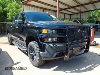 ✅ 2019 Chevrolet Silverado 1500 Custom Trail Boss • VIN: 3GCPYCEF7KG110838 • Lot: 42251522. Wystawiony na IAAI z przebiegiem 156 002 mil. Bezpłatny archiwum sprzedaży aukcyjnych z USA i szczegółowy raport historii pojazdu na DreamBid. Zdjęcie 1.