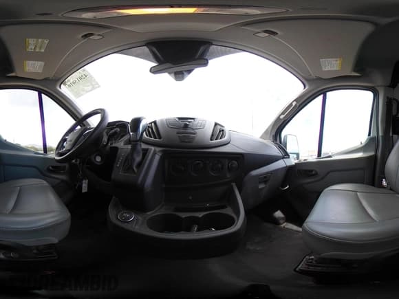 ✅ 2019 Ford Transit • VIN: 1FTYR2CM8KKB76756 • Lot: 42015010. Wystawiony na IAAI z przebiegiem 97 250 mil. Bezpłatny archiwum sprzedaży aukcyjnych z USA i szczegółowy raport historii pojazdu na DreamBid. Zdjęcie 19.