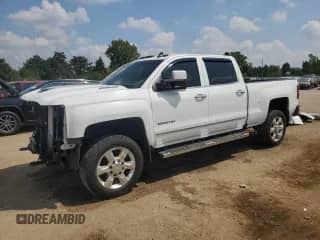 2019 Chevrolet Silverado 2500HD LTZ z VIN 1GC1KTEY7KF197344, wystawiony jako Copart lot #68951715 z przebiegiem 104 119 mil mil oraz Szkoda całkowita • Salvage title. Historia ofert i sprzedaży dostępna na DreamBid. Obrazek 1.