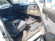 ✅ 1985 Toyota Land Cruiser • VIN: JT3FJ60G6F1127673 • Lot: 41924992. Wystawiony na IAAI z przebiegiem 251 089 mil. Bezpłatny archiwum sprzedaży aukcyjnych z USA i szczegółowy raport historii pojazdu na DreamBid. Zdjęcie 5.