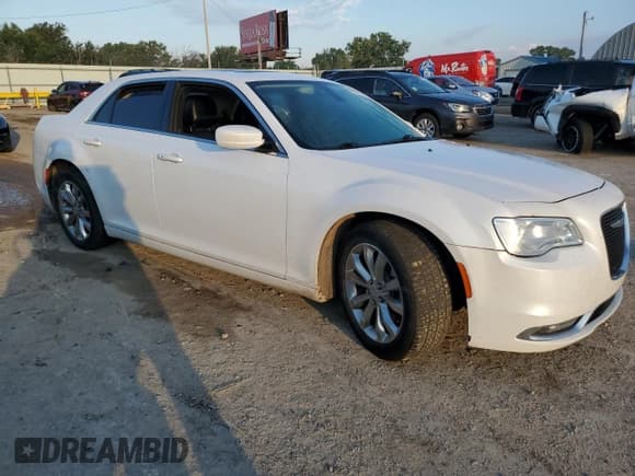 ✅ 2015 Chrysler 300 Limited • VIN: 2C3CCARG1FH854076 • Lot: 86793555. Listed on Copart with 101,741 mi. Free auction sales archive from the USA and detailed vehicle history report at DreamBid. Image 4.