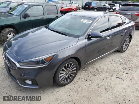 ✅ 2018 Kia Cadenza Premium • VIN: KNALB4J1XJ5127541 • Лот: 70212834. Опубликован ранее на Copart с пробегом 75 475 миль. Бесплатный доступ к архиву аукционных продаж из США и подробный отчёт об истории автомобиля на DreamBid. Изображение 1.
