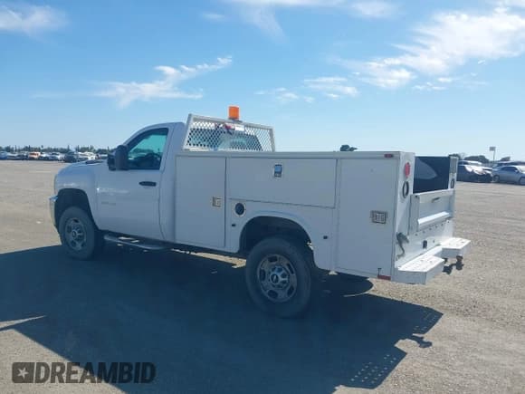 ✅ 2013 Chevrolet Silverado 2500HD Work Truck • VIN: 1GB0CVCG7DF111701 • Lot: 42816623. Wystawiony na IAAI z przebiegiem 162 081 mil. Bezpłatny archiwum sprzedaży aukcyjnych z USA i szczegółowy raport historii pojazdu na DreamBid. Zdjęcie 3.