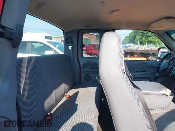 ✅ 2001 Dodge 1500 • VIN: 3B7HC13Y61G185539 • Lot: 42585110. Listed on IAAI with 286,507 mi. Free auction sales archive from the USA and detailed vehicle history report at DreamBid. Image 8.
