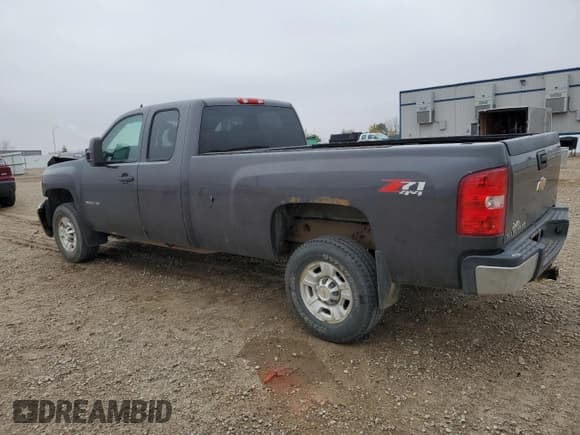 ✅ 2010 Chevrolet Silverado 2500HD LT • VIN: 1GC5KXBG8AZ195880 • Лот: 77779124. Опубликован ранее на Copart с пробегом 132 121 миль. Бесплатный доступ к архиву аукционных продаж из США и подробный отчёт об истории автомобиля на DreamBid. Изображение 2.