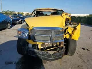 2006 Dodge Dakota SLT z VIN 1D7HE42K96S545577, wystawiony jako Copart lot #63229174 z przebiegiem Nie podano mil oraz Nie do naprawy • Non repairable. Historia ofert i sprzedaży dostępna na DreamBid. Obrazek 5.