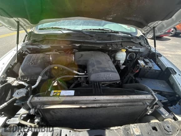 ✅ 2015 Ram 1500 ST • VIN: 3C6JR6AGXFG618141 • Lot: 51992765. Wystawiony na Copart z przebiegiem 99 110 mil. Bezpłatny archiwum sprzedaży aukcyjnych z USA i szczegółowy raport historii pojazdu na DreamBid. Zdjęcie 7.