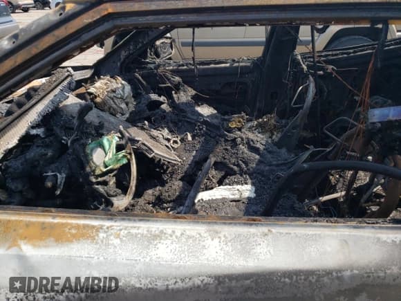 ✅ 2016 Hyundai Veloster • VIN: KMHTC6AD0GU266996 • Lot: 67671754. Wystawiony na Copart z przebiegiem Nie podano. Bezpłatny archiwum sprzedaży aukcyjnych z USA i szczegółowy raport historii pojazdu na DreamBid. Zdjęcie 7.