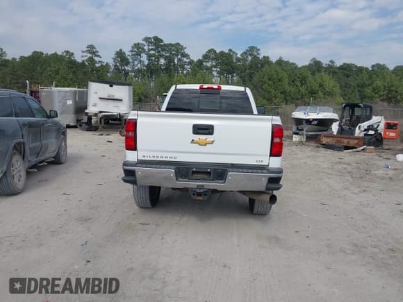 ✅ 2015 Chevrolet Silverado 2500HD LTZ • VIN: 1GC1KWE8XFF644532 • Lot: 41645727. Listed on IAAI with 133,860 mi. Free auction sales archive from the USA and detailed vehicle history report at DreamBid. Image 16.