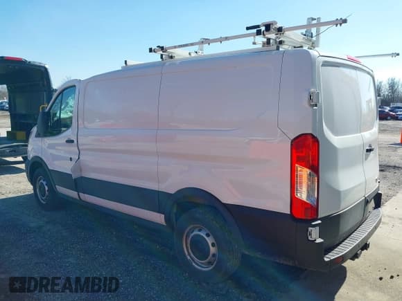 ✅ 2020 Ford Transit Cargo • VIN: 1FTBR1Y8XLKA84383 • Lot: 41519121. Wystawiony na IAAI z przebiegiem 61 410 mil. Bezpłatny archiwum sprzedaży aukcyjnych z USA i szczegółowy raport historii pojazdu na DreamBid. Zdjęcie 3.