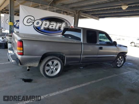 2006 GMC Sierra 1500 SLE1 with VIN 1GTEC19V86Z300214, listed as a Copart auction lot 55175845 with 193,646 mi miles and Salvage title. Bid and sale history available at DreamBid. Image 3.