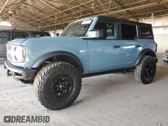 ✅ 2023 Ford Bronco • VIN: 1FMEE5DP3PLA85674 • Lot: 54697645. Wystawiony na Copart z przebiegiem 16 548 mil. Bezpłatny archiwum sprzedaży aukcyjnych z USA i szczegółowy raport historii pojazdu na DreamBid. Zdjęcie 1.