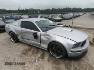 ✅ 2007 Ford Mustang GT Deluxe • VIN: 1ZVFT82H475204216 • Lot: 43003283. Listed on IAAI with 206,334 mi. Free auction sales archive from the USA and detailed vehicle history report at DreamBid. Image 1.