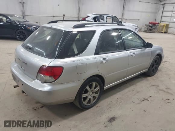 ✅ 2005 Subaru Impreza RS • VIN: JF1GG67505H806448 • Lot: 43219230. Listed on IAAI with 196,998 mi. Free auction sales archive from the USA and detailed vehicle history report at DreamBid. Image 4.