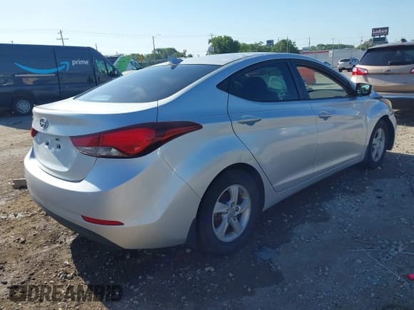 ✅ 2015 Hyundai Elantra SE • VIN: KMHDH4AEXFU263881 • Lot: 42839818. Listed on IAAI with 172,549 mi. Free auction sales archive from the USA and detailed vehicle history report at DreamBid. Image 4.